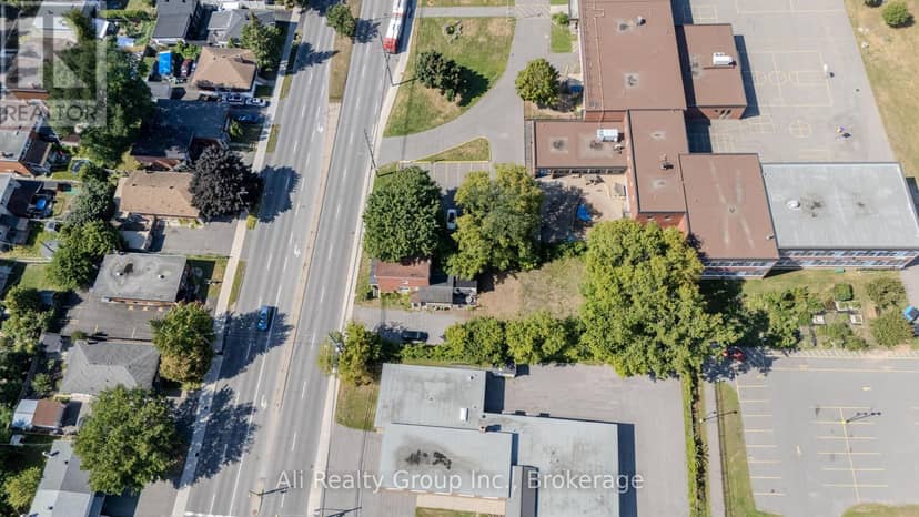 713 St Laurent Boulevard, Ottawa, photo 6