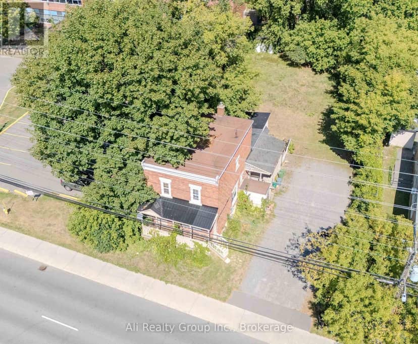 713 St Laurent Boulevard, Ottawa, photo 7