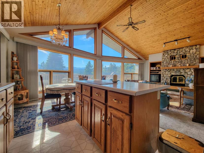 7326 GLACIER Drive, Radium Hot Springs