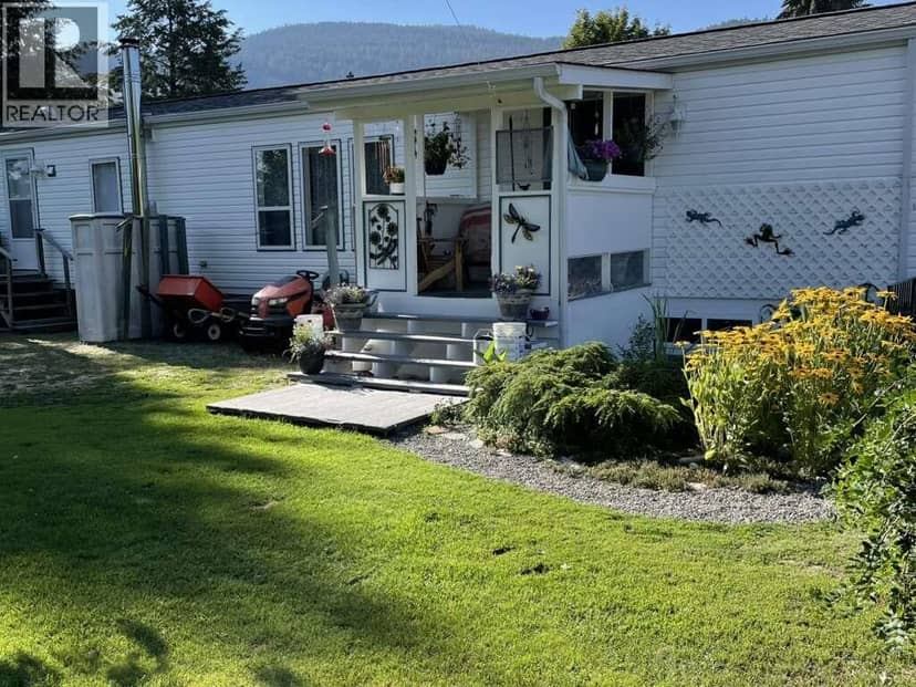 4980 Vernon Street, Grand Forks