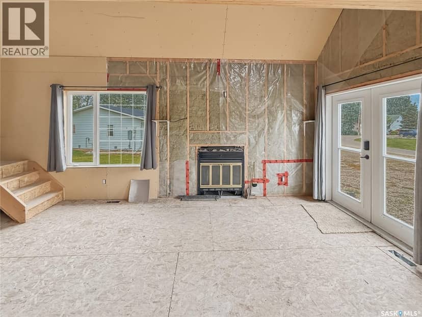 403 Smith CRESCENT — photo 6 of 18