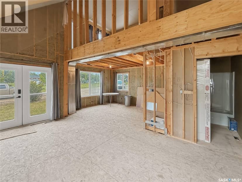 403 Smith CRESCENT — photo 7 of 18