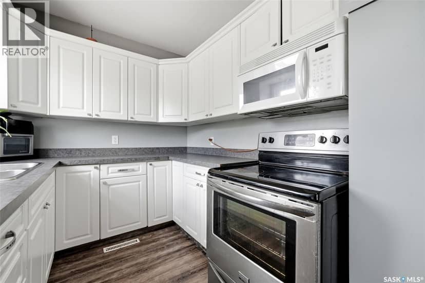 335 Beta Street — photo 10 of 40