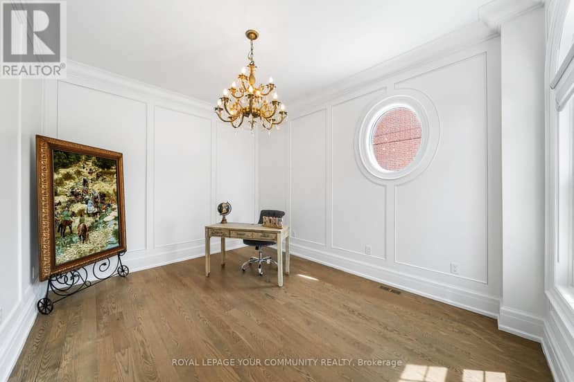 42 Oatlands Crescent — photo 7 of 40