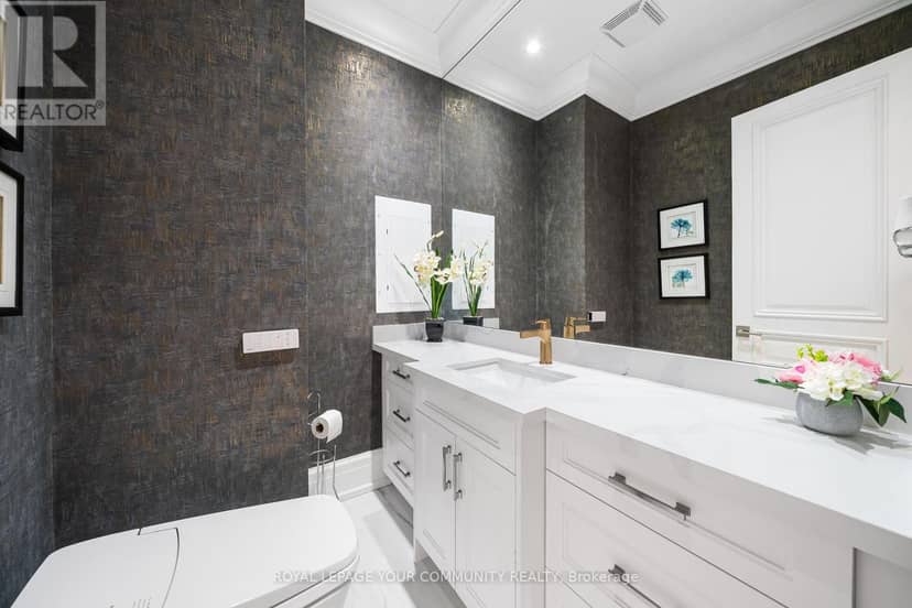 42 Oatlands Crescent — photo 32 of 40