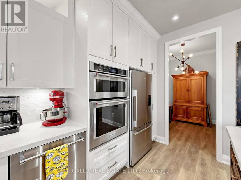 118 - 25 Baker Hill Boulevard — photo 10 of 29