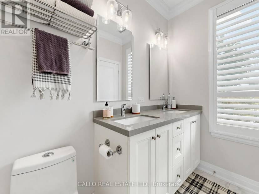 118 - 25 Baker Hill Boulevard — photo 21 of 29
