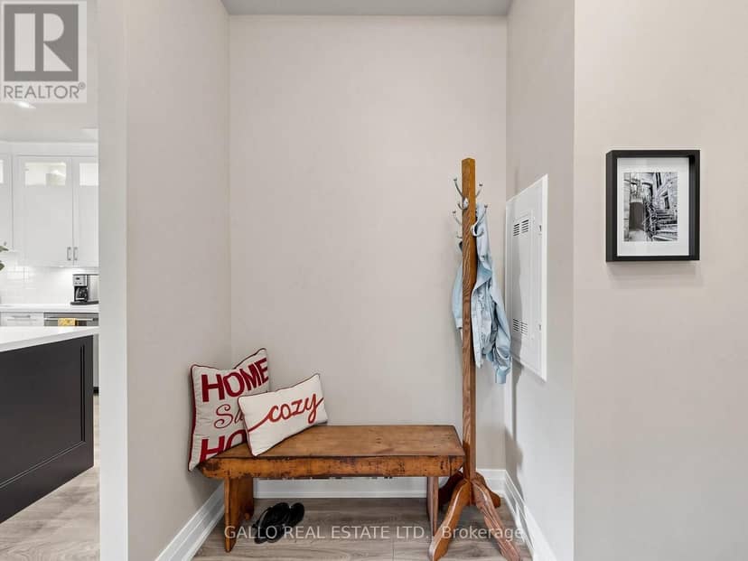 118 - 25 Baker Hill Boulevard — photo 5 of 29