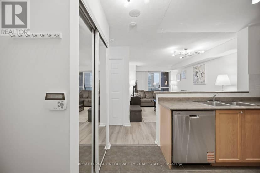 902 - 9 Michael Power Place — photo 6 of 37