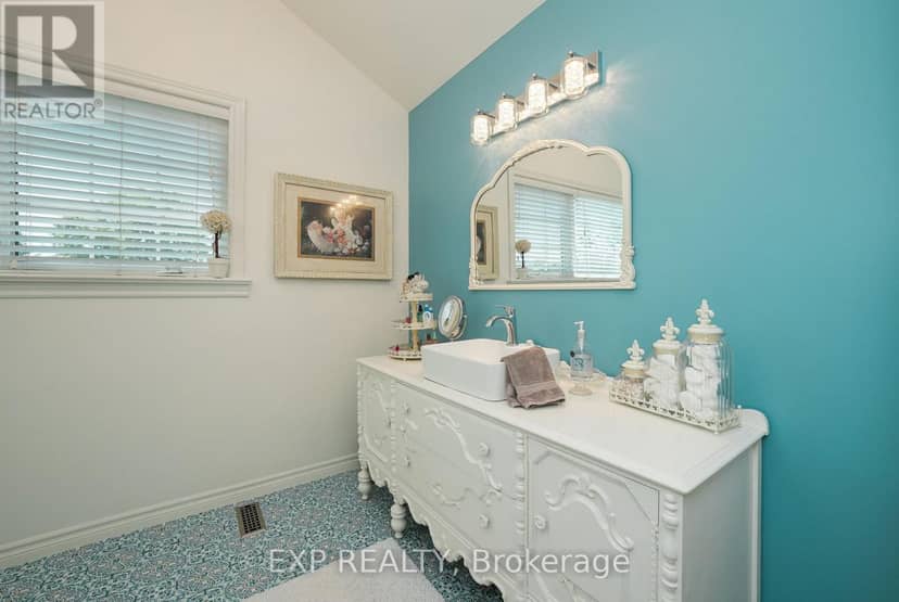 71817 Sunridge Crescent — photo 24 of 40