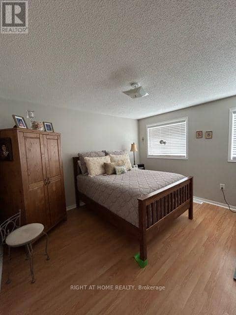 22 Lion's Gate Boulevard — photo 12 of 20