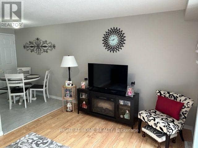 22 Lion's Gate Boulevard, Barrie, photo 8