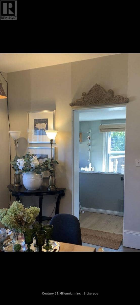 117 Durham Street S — photo 10 of 22