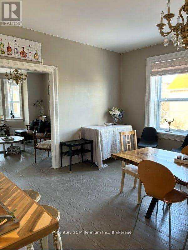 117 Durham Street S — photo 6 of 22