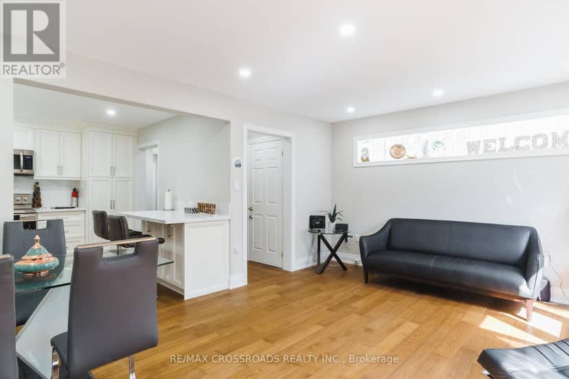 50 Widdifield Avenue, Newmarket, photo 6