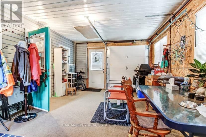 59 Adelaide Street S — photo 6 of 25