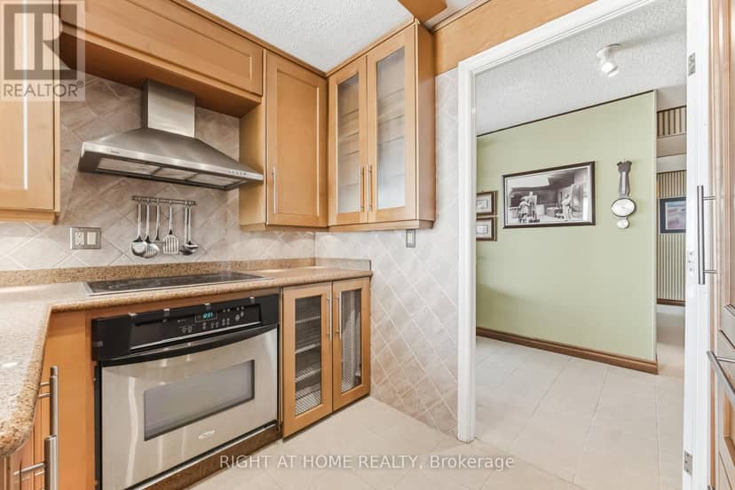 711 - 120 Promenade Circle — photo 18 of 40