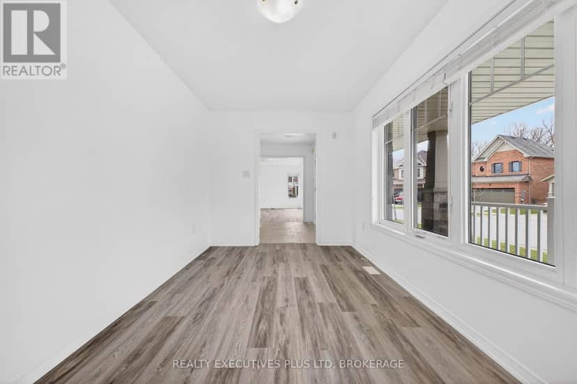 7829 Buckeye Crescent — photo 10 of 40