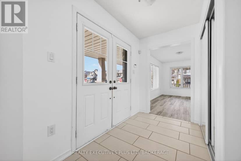 7829 Buckeye Crescent — photo 7 of 40