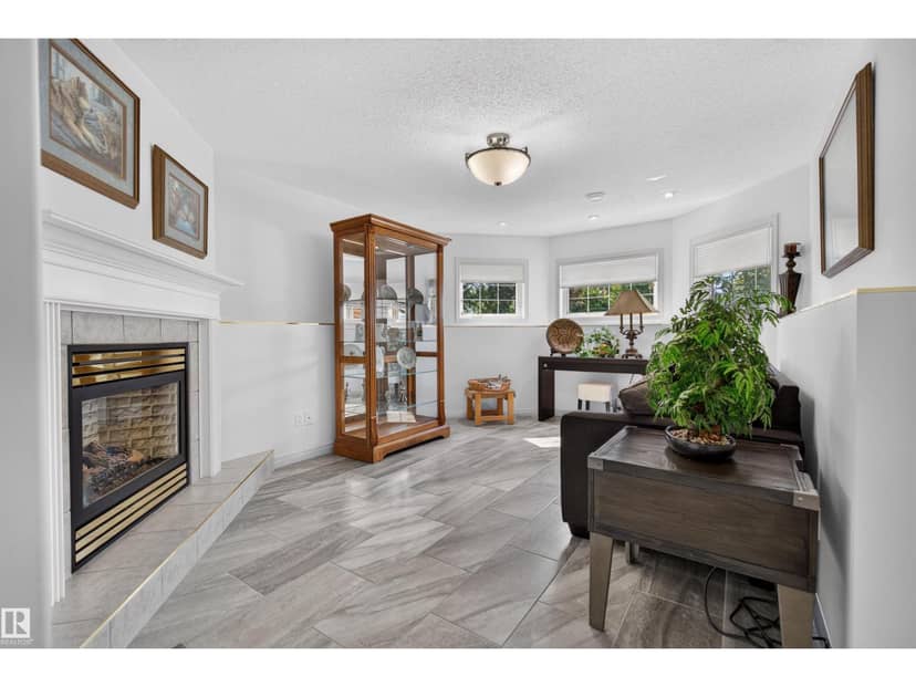 5006 53 AV — photo 12 of 40