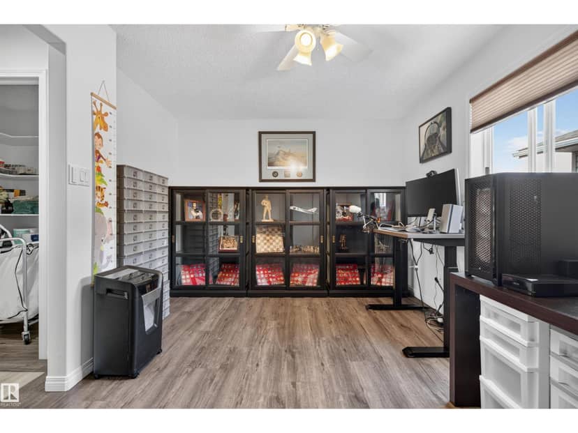 5006 53 AV — photo 13 of 40