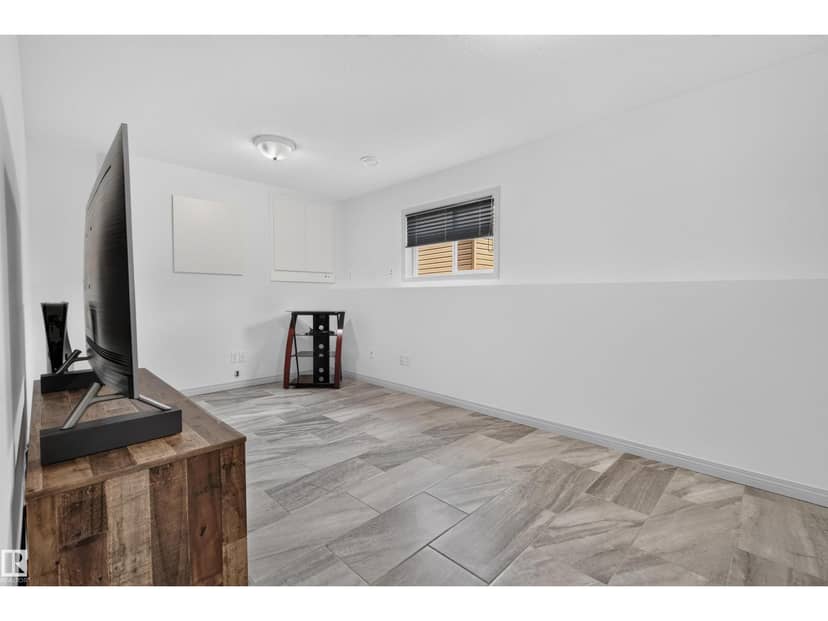 5006 53 AV — photo 17 of 40