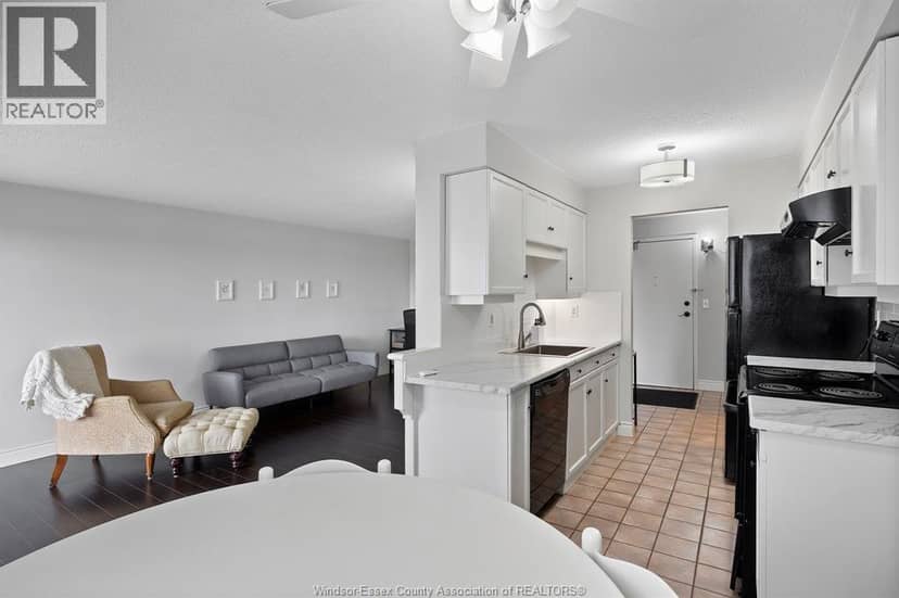 150 PARK Unit# 613 — photo 3 of 37