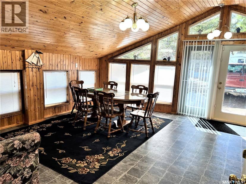 214 Richard DRIVE — photo 4 of 40