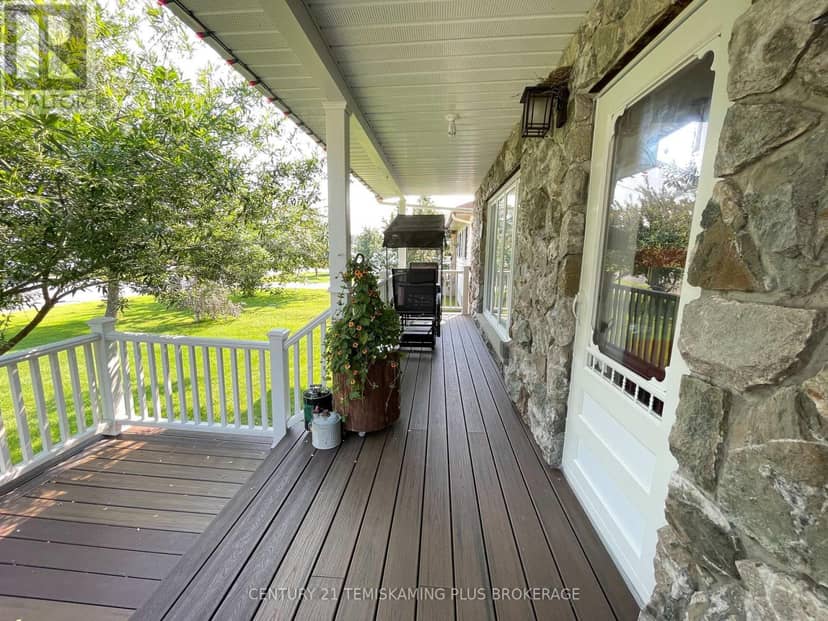 23 Twelfth Street E, Armstrong, photo 4