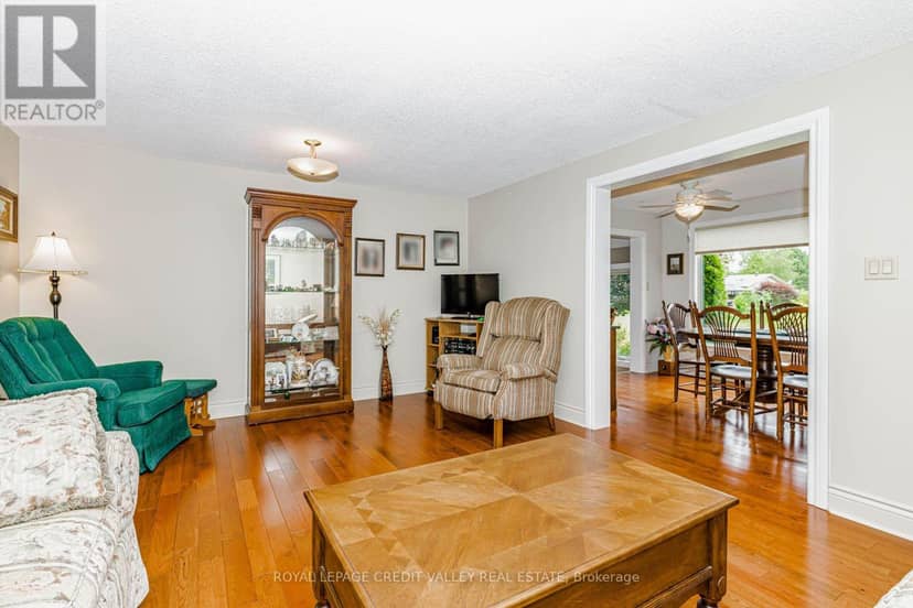 118 Tecumseth Pines Drive — photo 16 of 40