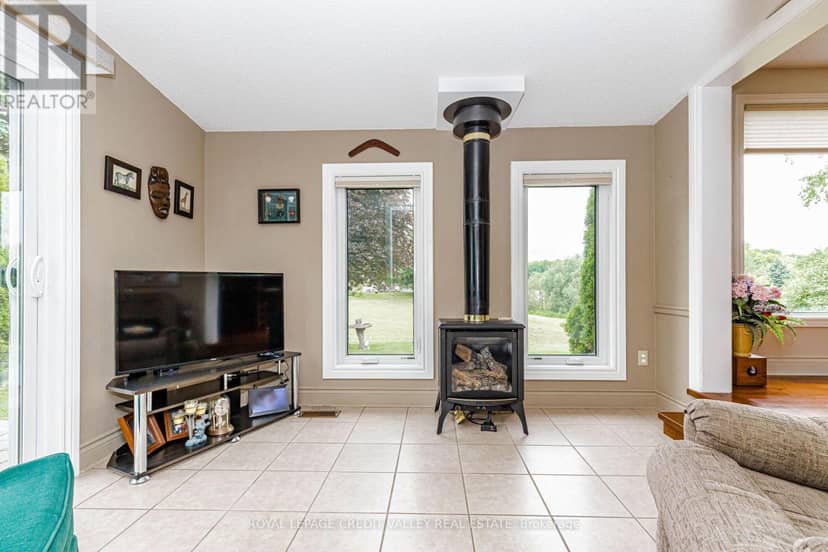 118 Tecumseth Pines Drive — photo 23 of 40