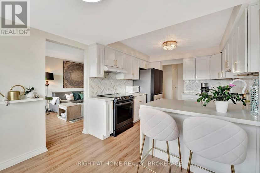 802 - 2190 Lakeshore Road — photo 13 of 40