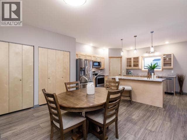 20-30 Goddard Way — photo 4 of 16