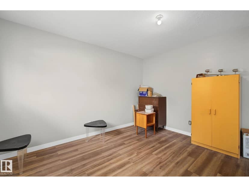 21 Spruce CR — photo 17 of 40