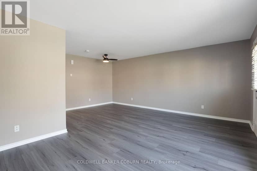 23 - 23 Sonnet Crescent S — photo 15 of 33