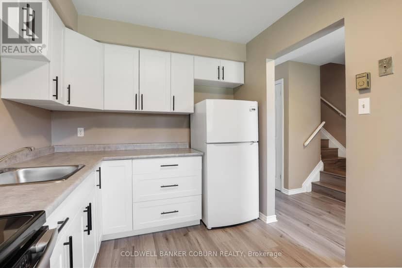 23 - 23 Sonnet Crescent S — photo 9 of 33