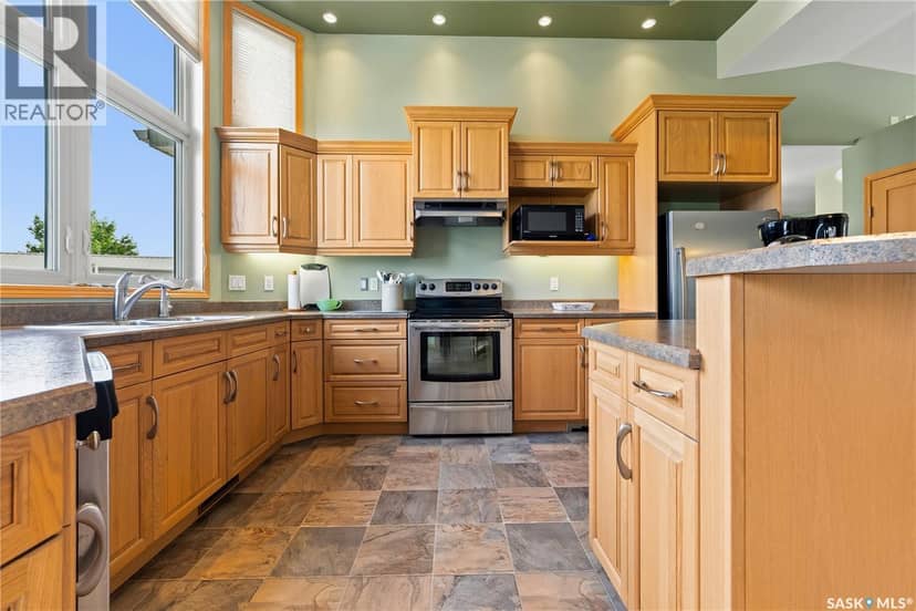 400 Lakeshore DRIVE — photo 23 of 40