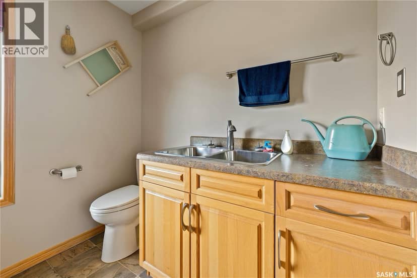 400 Lakeshore DRIVE — photo 16 of 40