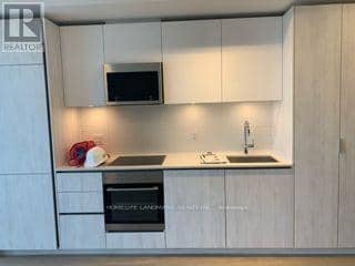 3501 - 8 Widmer Street — photo 13 of 19