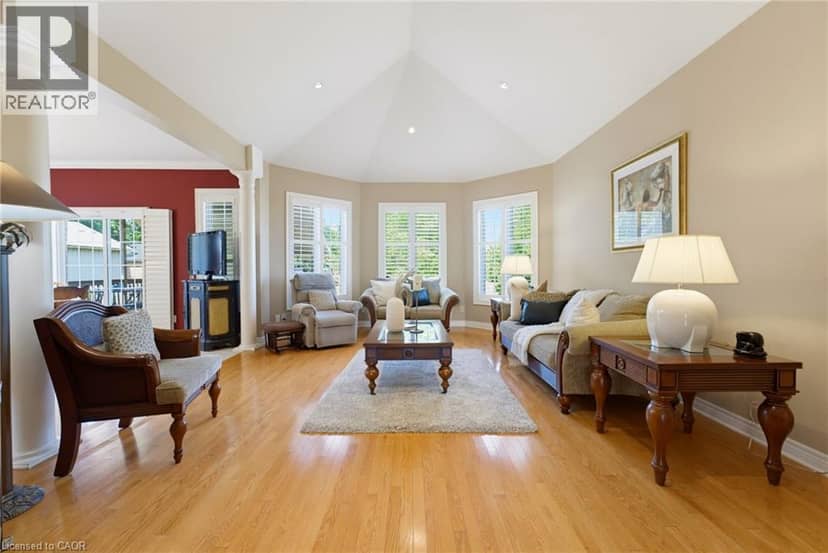 4188 VICTORIA Avenue — photo 13 of 40