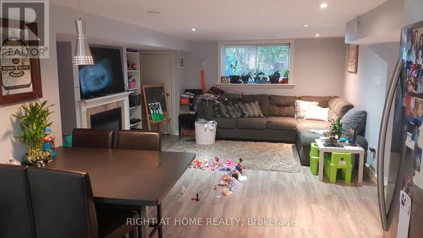 4 Wendy Way — photo 12 of 17