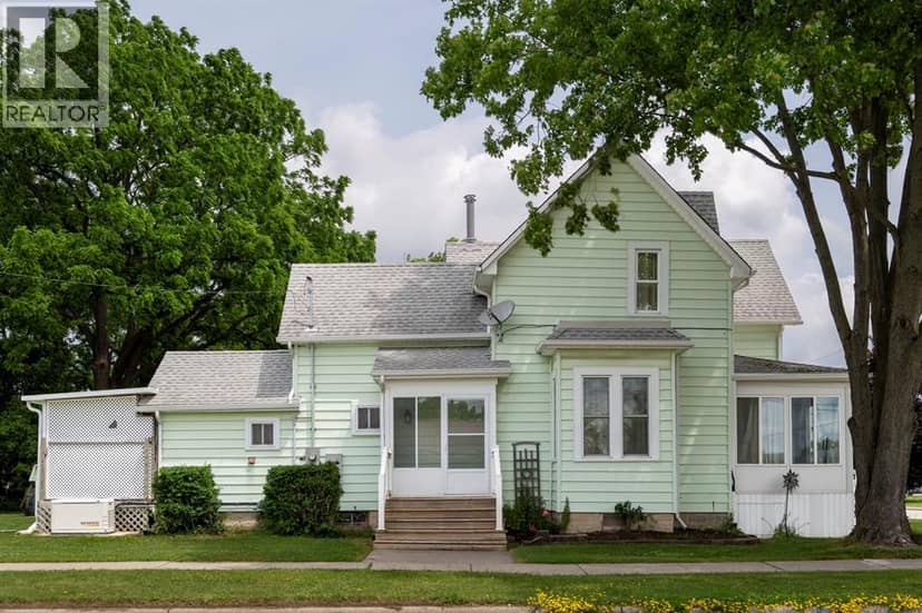 441 Queen Street, Petrolia, photo 3