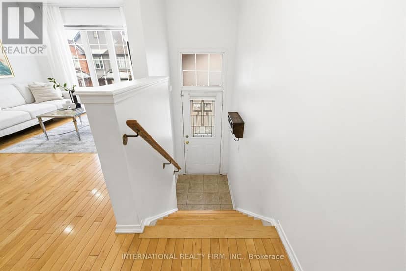 35 Ventura Lane — photo 2 of 36