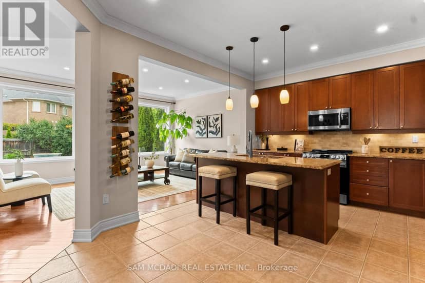 899 Pickersgill Crescent — photo 12 of 40
