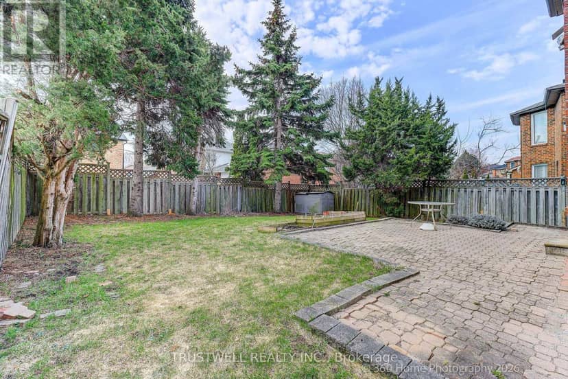 224 Hollingham Road — photo 12 of 37