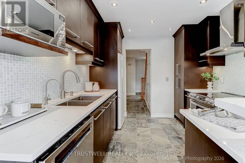 224 Hollingham Road — photo 8 of 37