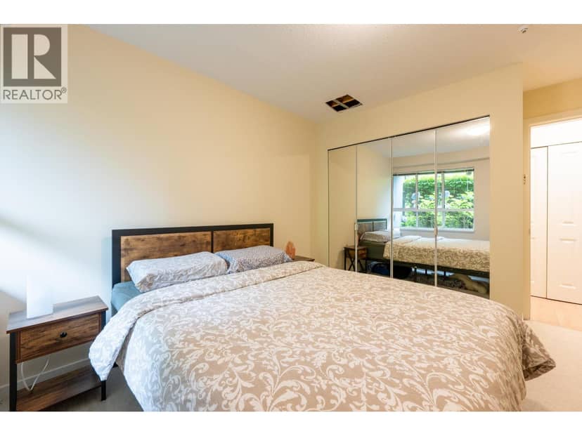 1 1386 W 6th Avenue — photo 17 of 33