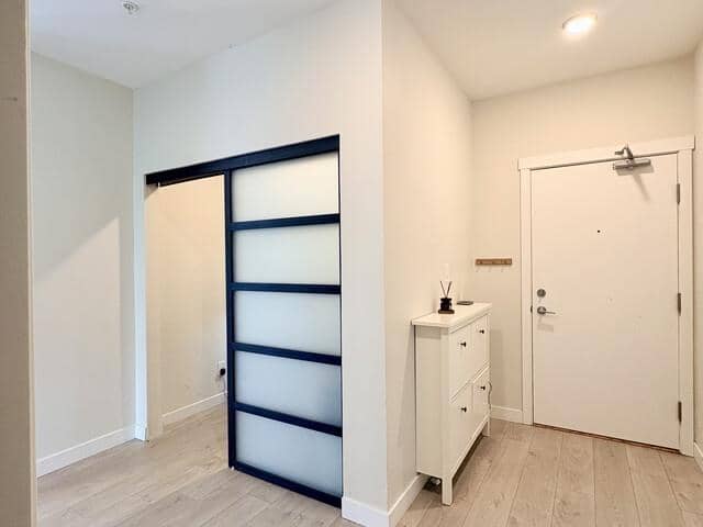210 10838 WHALLEY BOULEVARD, Surrey, photo 4