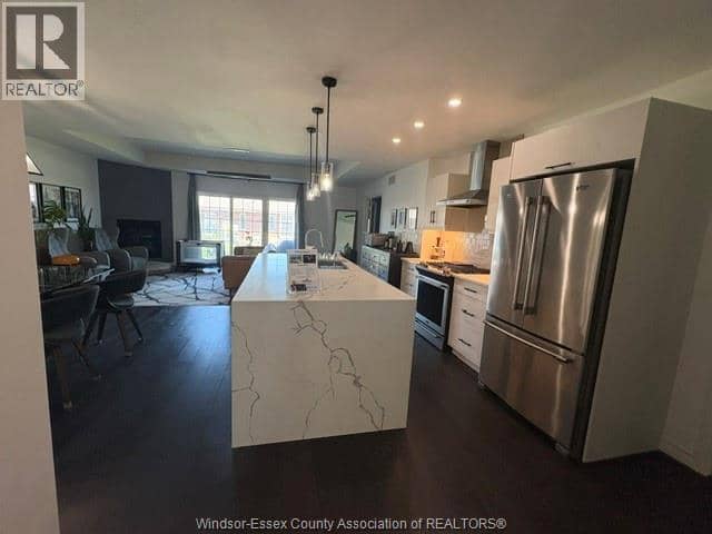 1024 Copeland — photo 3 of 40