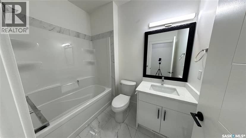 443 Yuel CRESCENT — photo 6 of 24